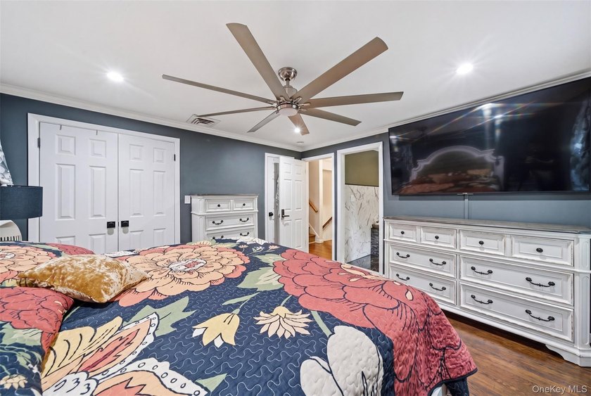Welcome to this wonderful home, where comfort, elegance, and - photo 32