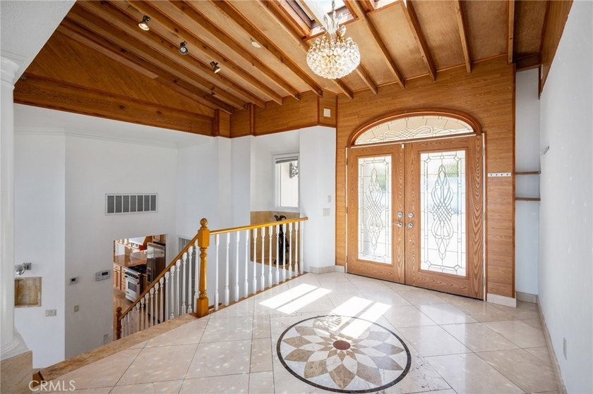 Panoramic ocean views from the living room, family room, dining - photo 5