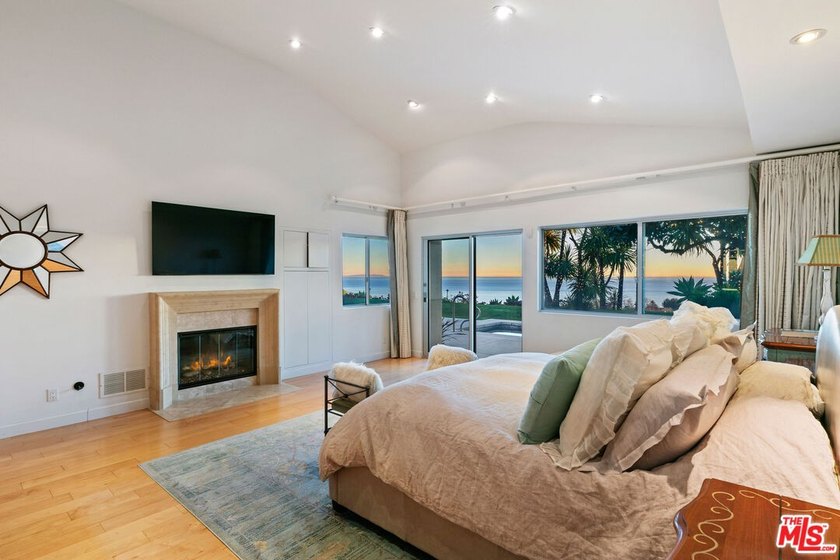Set within the prestigious enclave of Malibu Country Estates - photo 15