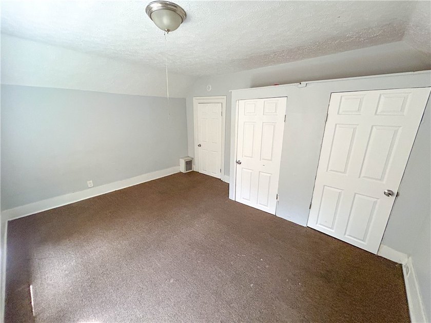 This spacious 4-bedroom, 1.5-bath Colonial in the City of - photo 16