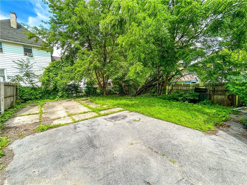 This spacious 4-bedroom, 1.5-bath Colonial in the City of - photo 19