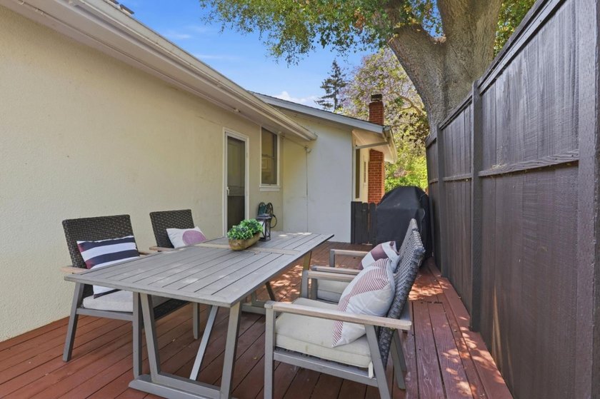 OFFERS TO BE REVIEWED TUE 7/14 AT NOON. Back on the market at no - photo 44