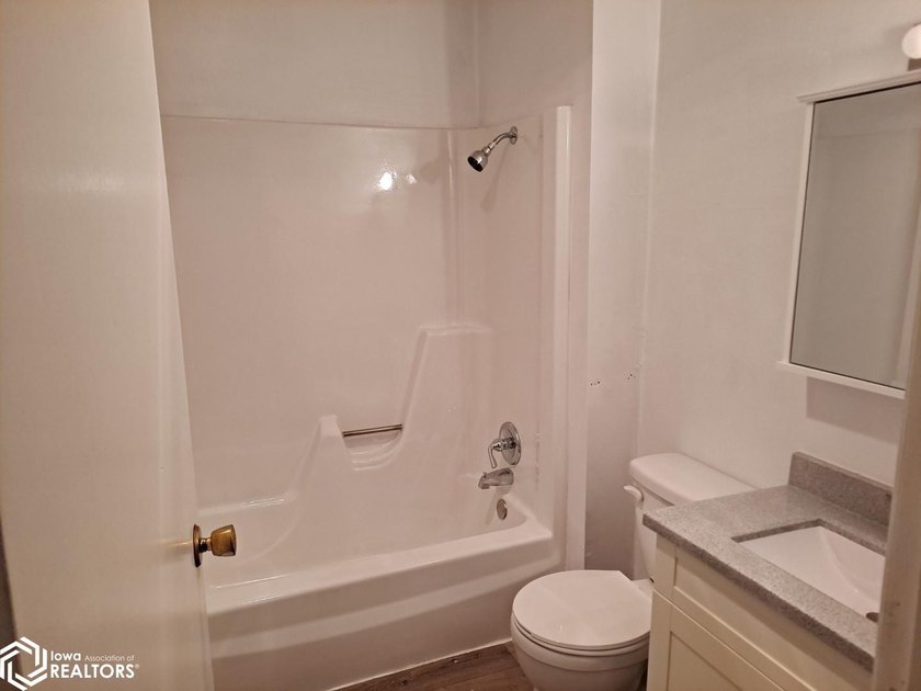 Come check out this fully remodeled duplex in Clear Lake! Both - photo 8