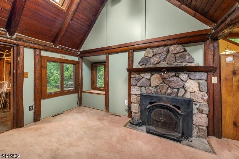 Charming LOG CABIN Home in Greenwood Lake's sought after - photo 10