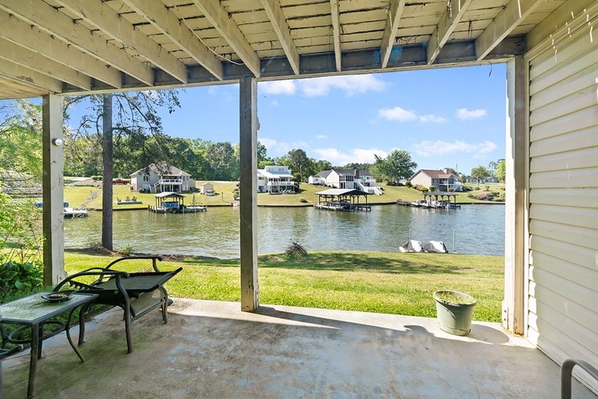 LAKEFRONT TOWNHOME WITH SPACE, VIEWS, AND UNMATCHED CONVENIENCE - photo 5