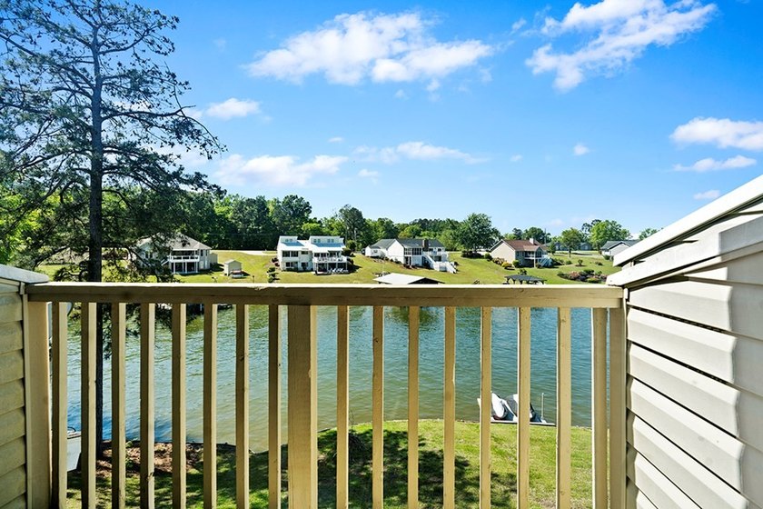 LAKEFRONT TOWNHOME WITH SPACE, VIEWS, AND UNMATCHED CONVENIENCE - photo 6