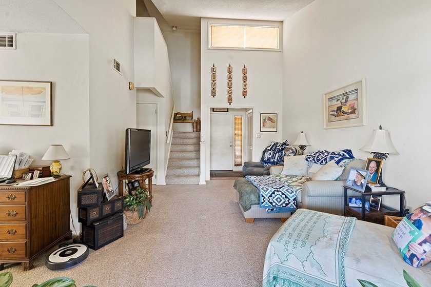 LAKEFRONT TOWNHOME WITH SPACE, VIEWS, AND UNMATCHED CONVENIENCE - photo 8