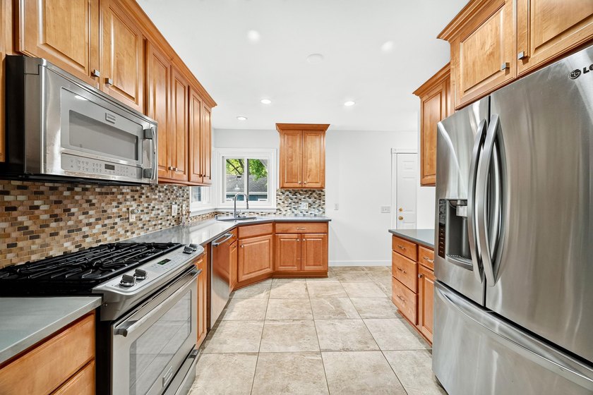 Inviting ranch home in Middleton, conveniently located near - photo 18