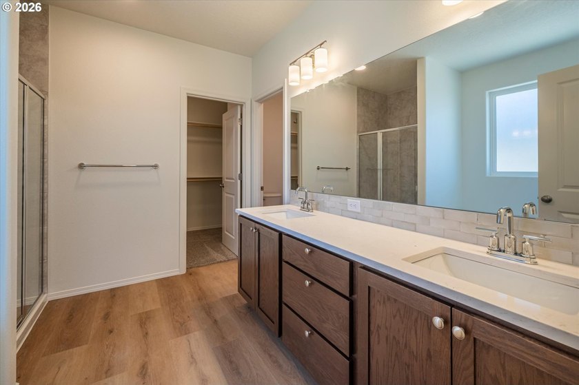 Motivated seller. Brand new 3 bedroom, 2 bathroom home offering - photo 32