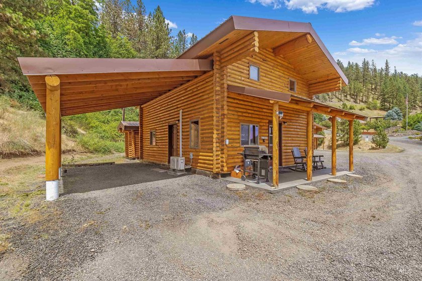 Rare Clearwater River Retreat with Guest Cabins! Whether you're - photo 30