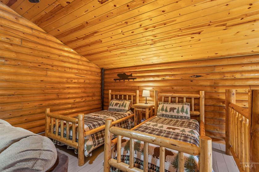 Rare Clearwater River Retreat with Guest Cabins! Whether you're - photo 36