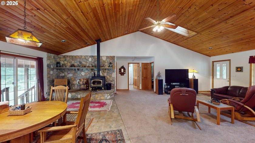 Private Acreage Retreat with Single-Level Living &amp; Incredible - photo 7