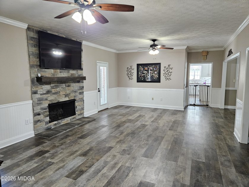 BACK ON THE MARKET DUE TO NO FAULT OF THE SELLER. Ready to spend - photo 21