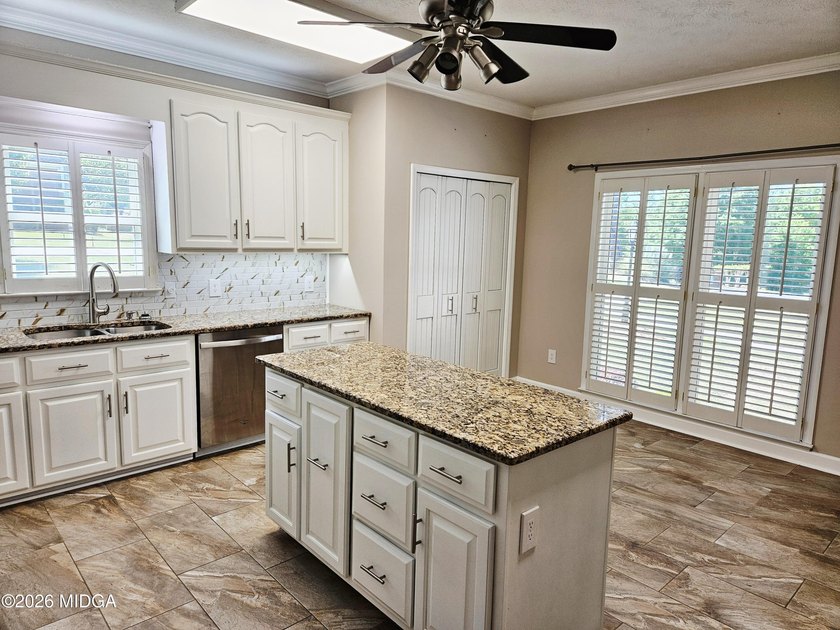 BACK ON THE MARKET DUE TO NO FAULT OF THE SELLER. Ready to spend - photo 24