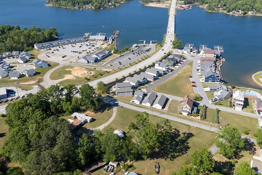 Lake View Development Opportunity. Positioned along a - photo 4