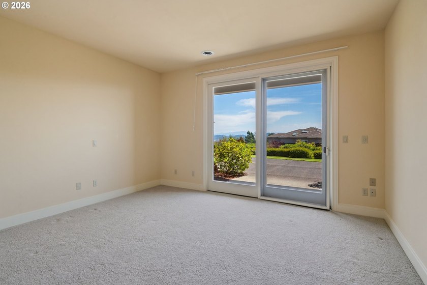 Commanding panoramic views of Mt. Adams, Mt. Hood, and Mt. St - photo 42