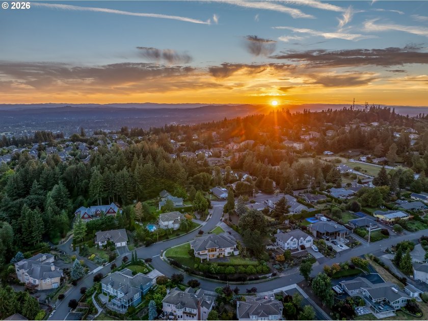Commanding panoramic views of Mt. Adams, Mt. Hood, and Mt. St - photo 46