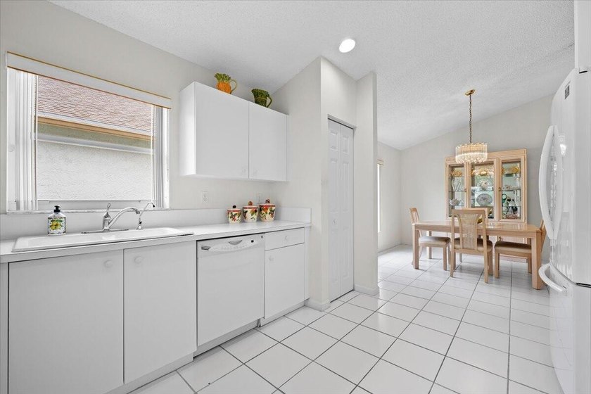 Welcome to Cypress Lakes, a gated active adult community - photo 9