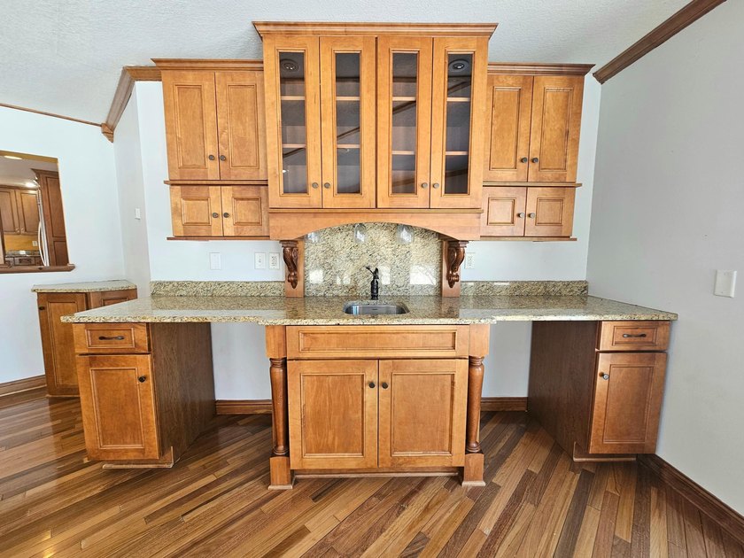 Suitable for multi-generational living! Elevatored 8344 Square - photo 8