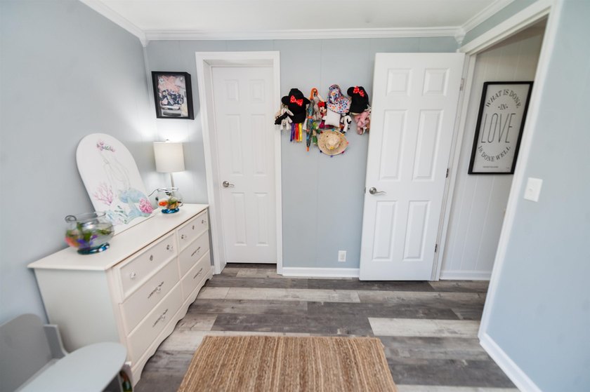 Perfect location in the desired district 2 on Lake Bowen. This - photo 5