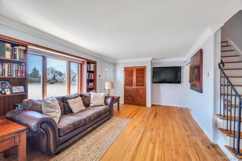 Welcome to this charming 3-bedroom, 2 full bathroom Cape nestled - photo 15