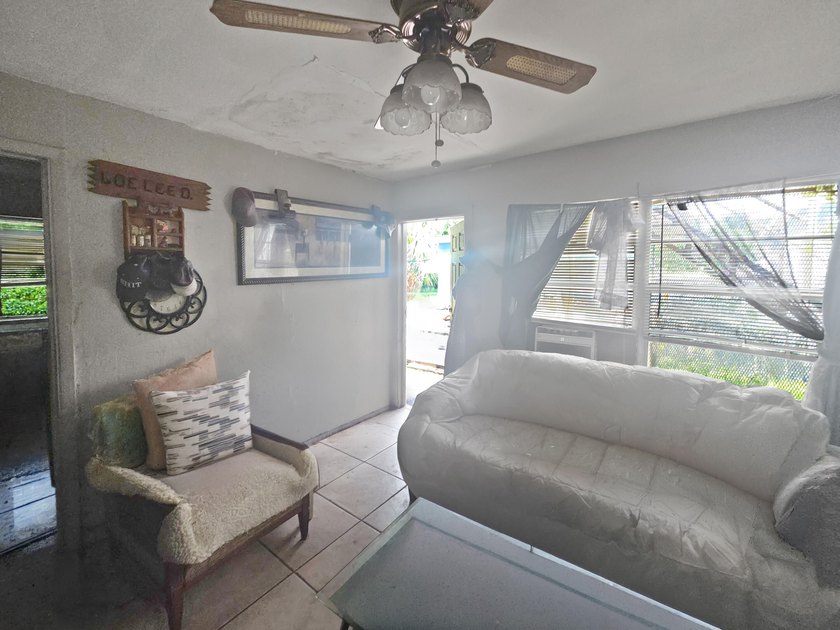 Triplex, 1/1 each unit centrally located in Fort Pierce. Rents - photo 8