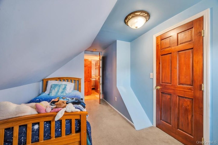 Welcome to this charming 3-bedroom, 2 full bathroom Cape nestled - photo 29