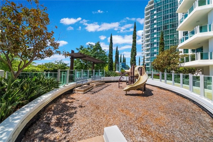 Luxury high-rise living at its finest in the prestigious Marquee - photo 34