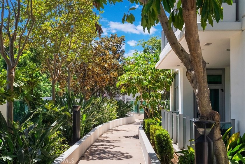 Luxury high-rise living at its finest in the prestigious Marquee - photo 37