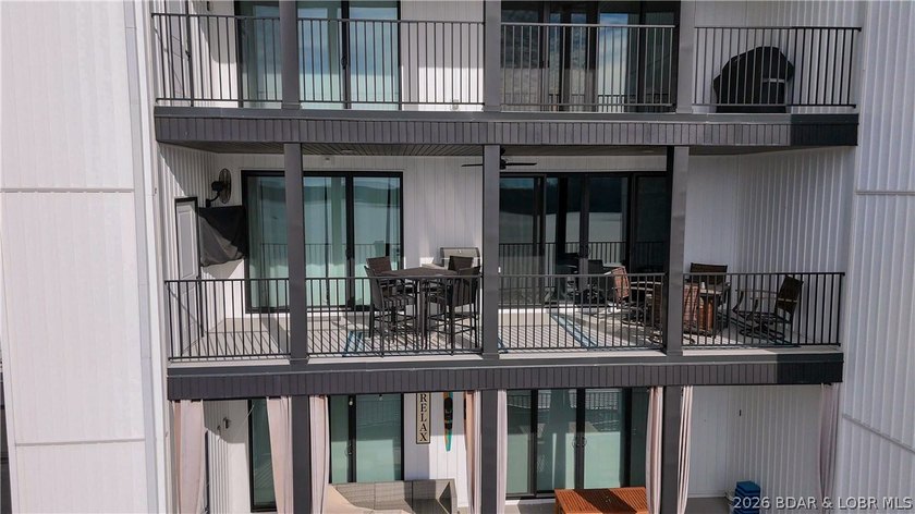 This unit is a true showstopper-defined by class, luxury, and - photo 46