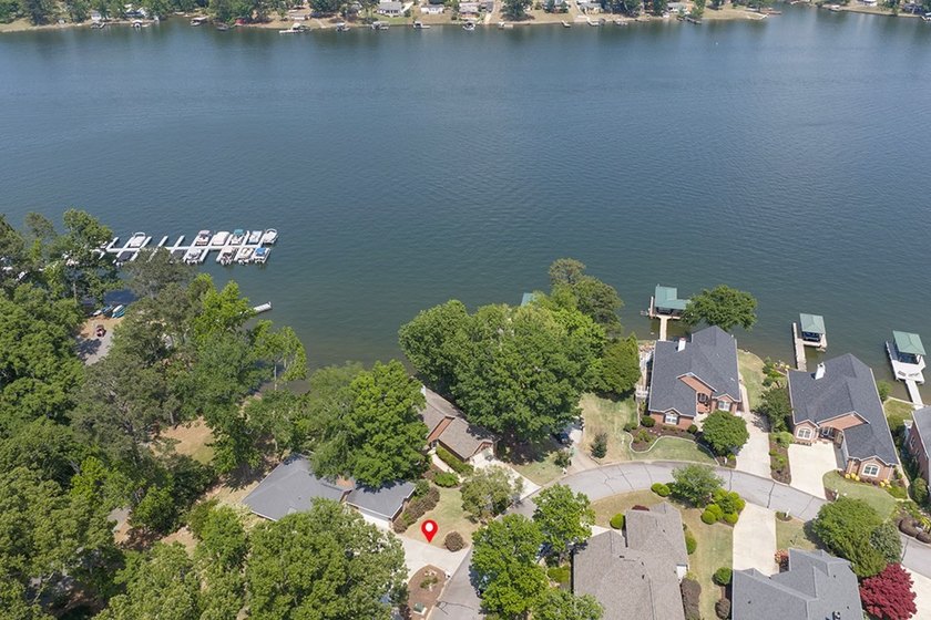Welcome to 112 Luton Place North, located on the main channel of - photo 2
