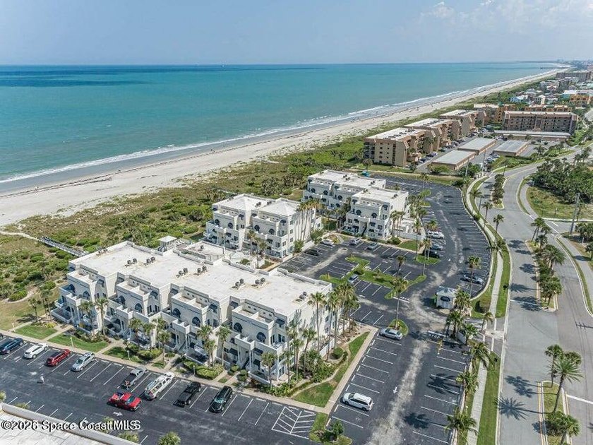 Ocean front complex, gated Royal Mansions! This 2nd floor - photo 44