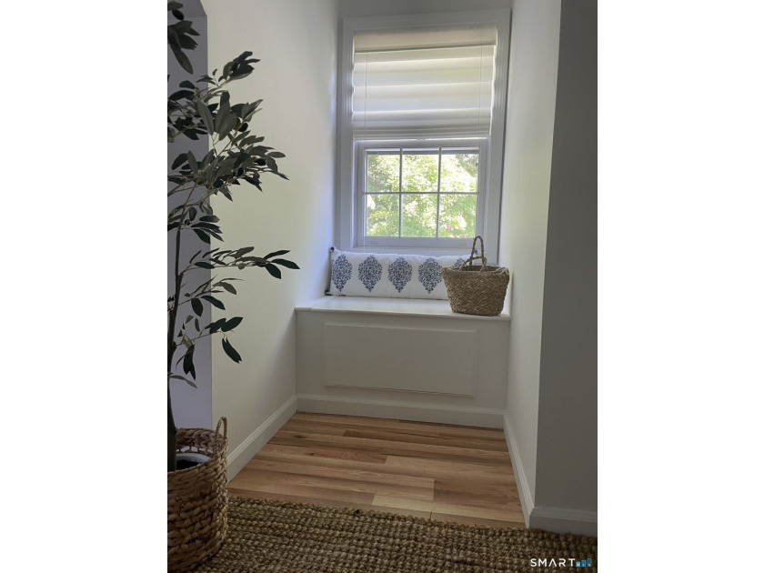 A rare fully furnished home in one of Waterbury's most unique - photo 26