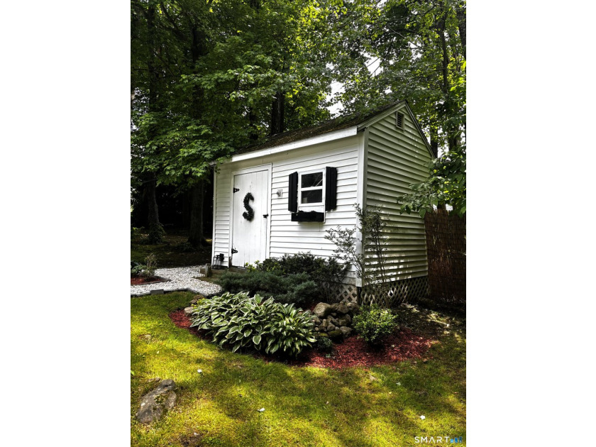 A rare fully furnished home in one of Waterbury's most unique - photo 27