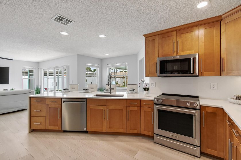 Welcome to Boca Raton's best-kept secret: The Estates Boca Lyons - photo 27