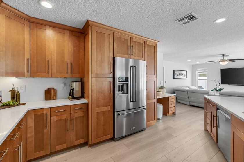 Welcome to Boca Raton's best-kept secret: The Estates Boca Lyons - photo 28
