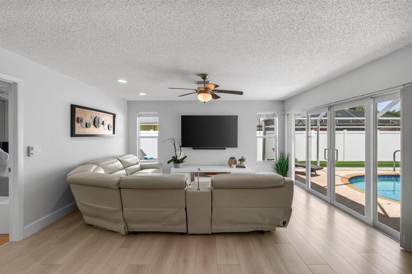 Welcome to Boca Raton's best-kept secret: The Estates Boca Lyons - photo 31