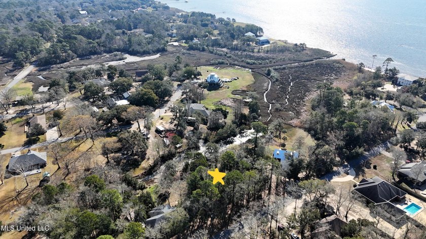 Welcome to an exceptional waterfront opportunity in the heart of - photo 10