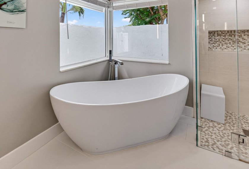 Welcome to Boca Raton's best-kept secret: The Estates Boca Lyons - photo 44
