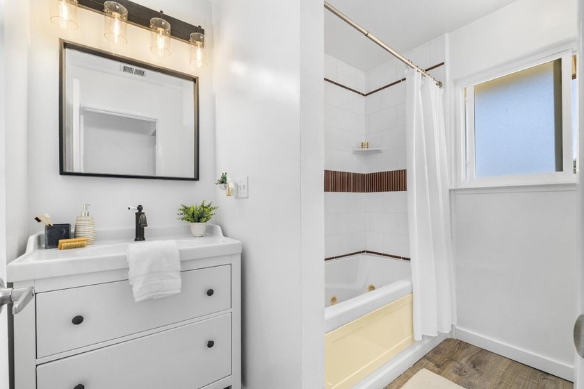 Beautifully updated 2 story townhouse in Santa Cruz's highly - photo 16