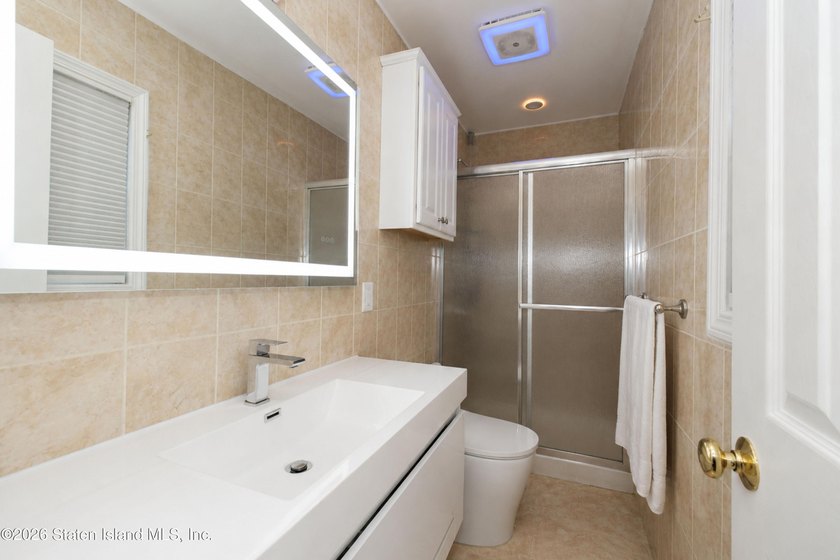 Welcome to this exceptional detached two-family residence where - photo 23