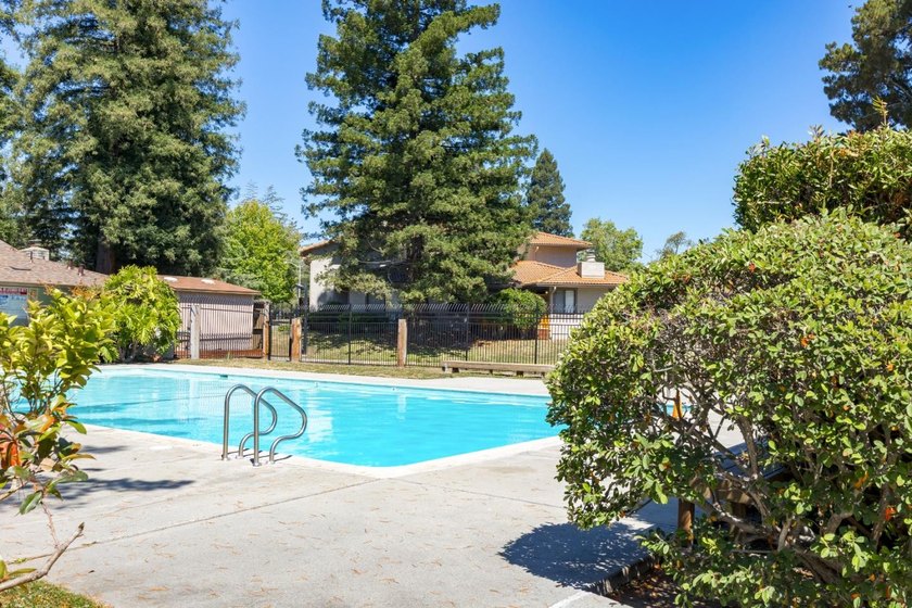 Beautifully updated 2 story townhouse in Santa Cruz's highly - photo 29