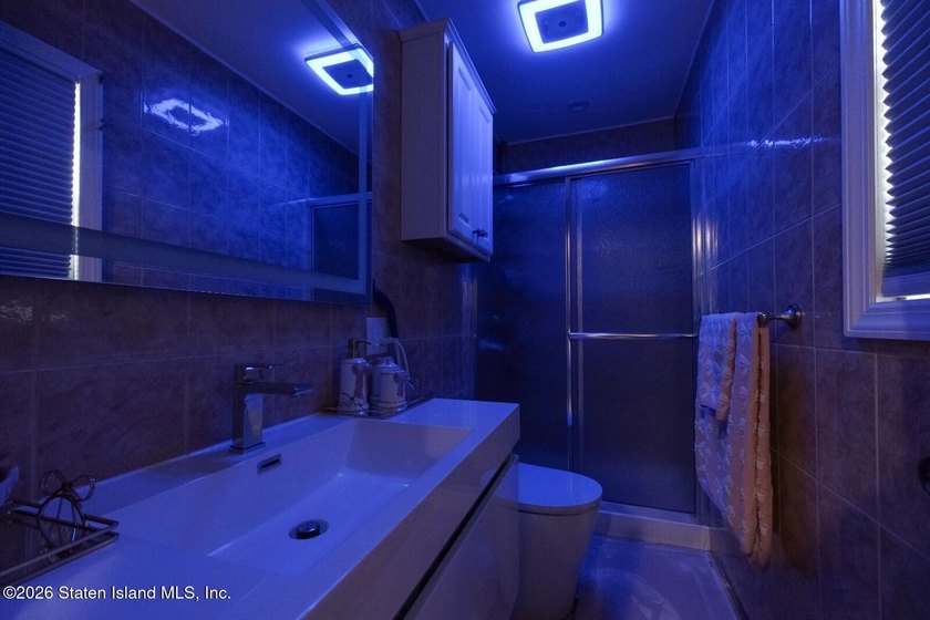 Welcome to this exceptional detached two-family residence where - photo 46