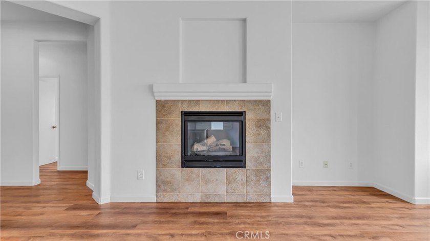Welcome to this beautifully upgraded 3-bedroom, 2-bath residence - photo 10