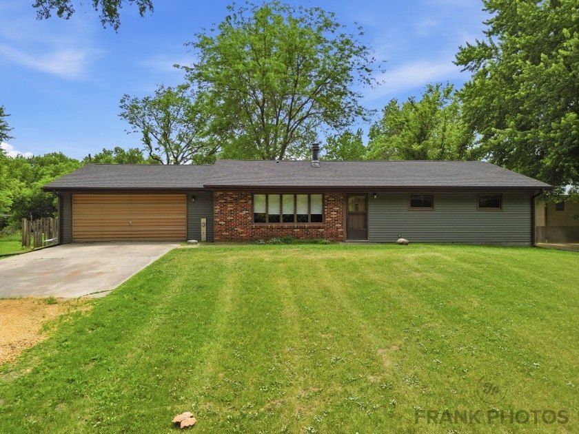 Enjoy stunning Rock River views from this well-maintained - photo 23