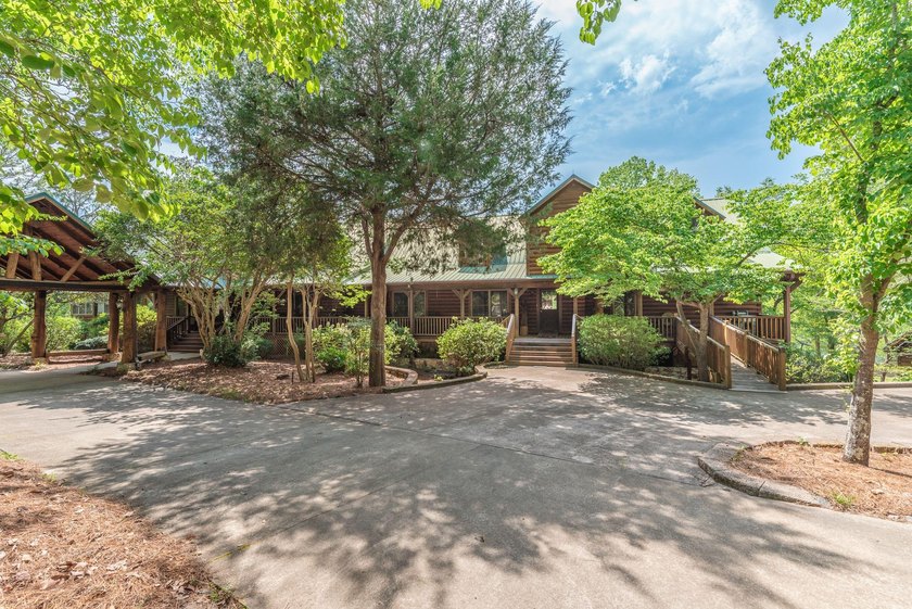 Welcome to an extraordinary legacy estate encompassing over 457 - photo 11