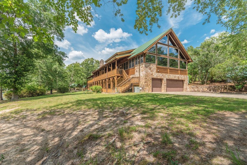 Welcome to an extraordinary legacy estate encompassing over 457 - photo 27