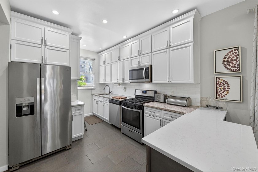 Turn-Key Perfection in the Heart of Pelham Bay! Welcome home to - photo 14