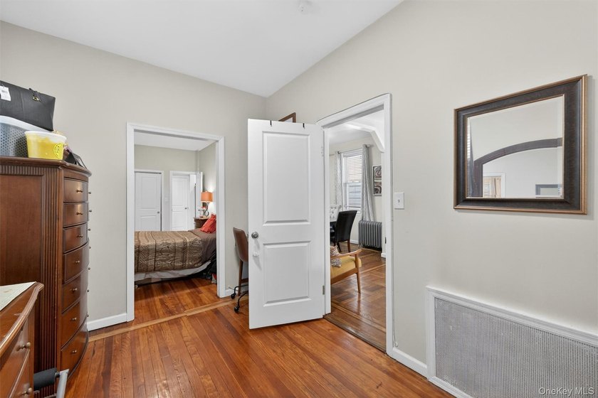 Turn-Key Perfection in the Heart of Pelham Bay! Welcome home to - photo 24