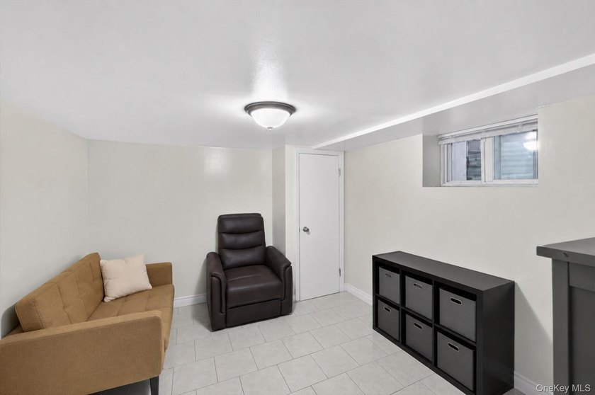 Turn-Key Perfection in the Heart of Pelham Bay! Welcome home to - photo 32